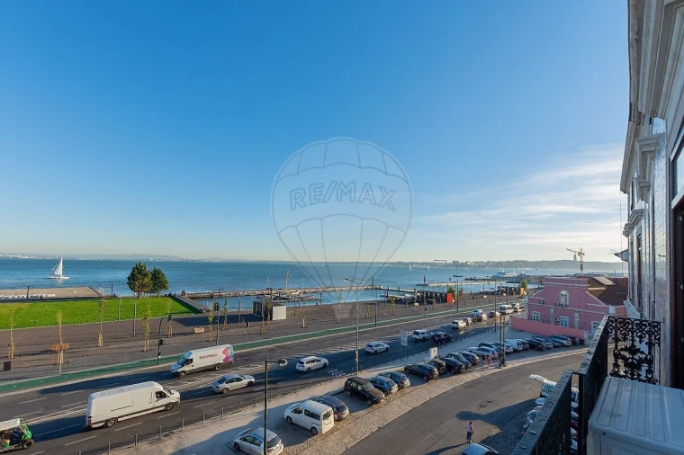 Apartamento T2 para Venda em Santa Maria Maior Foto 9