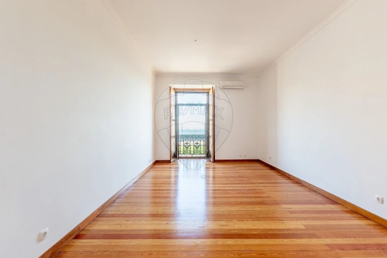 Apartamento T2 para Venda em Santa Maria Maior Foto 2