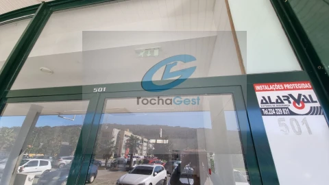 Loja para Arrendamento em Valongo