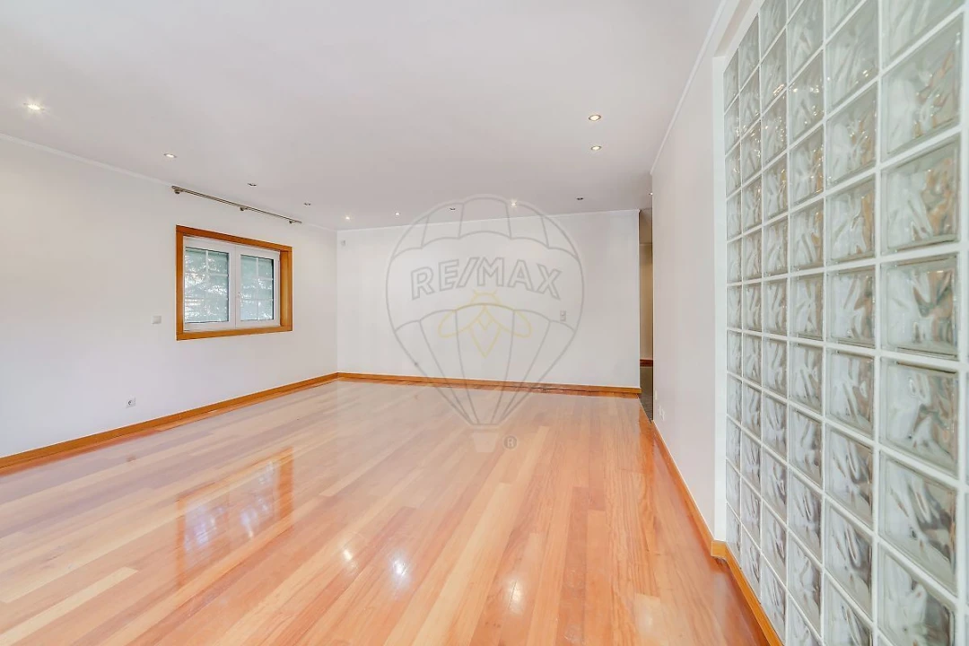 Apartamento T2 para Arrendamento em Carcavelos e Parede Foto 5