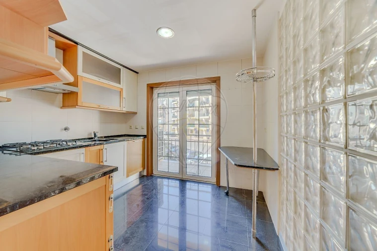 Apartamento T2 para Arrendamento em Carcavelos e Parede Foto 8