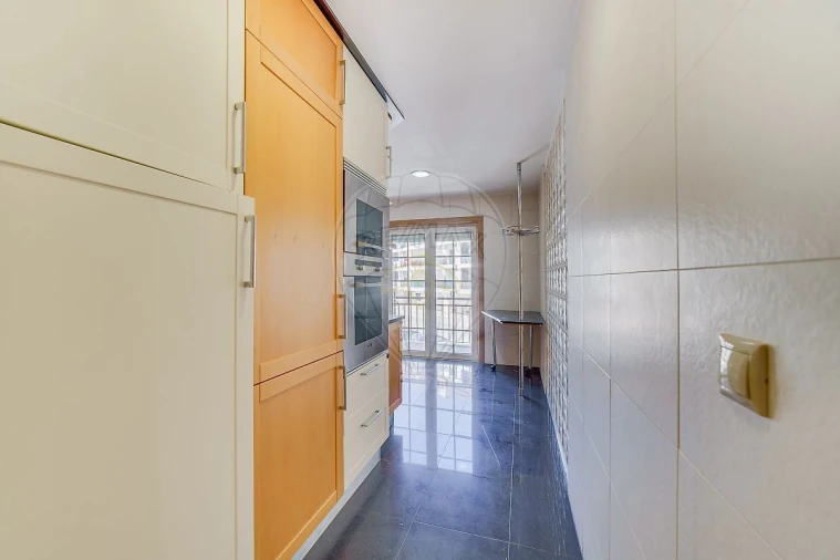 Apartamento T2 para Arrendamento em Carcavelos e Parede Foto 9