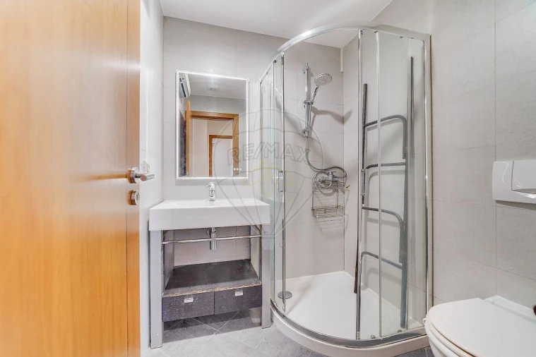 Apartamento T2 para Arrendamento em Carcavelos e Parede Foto 18
