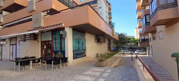 Loja para Trespasse em Oeiras e São Julião da Barra, Paço de Arcos e Caxias