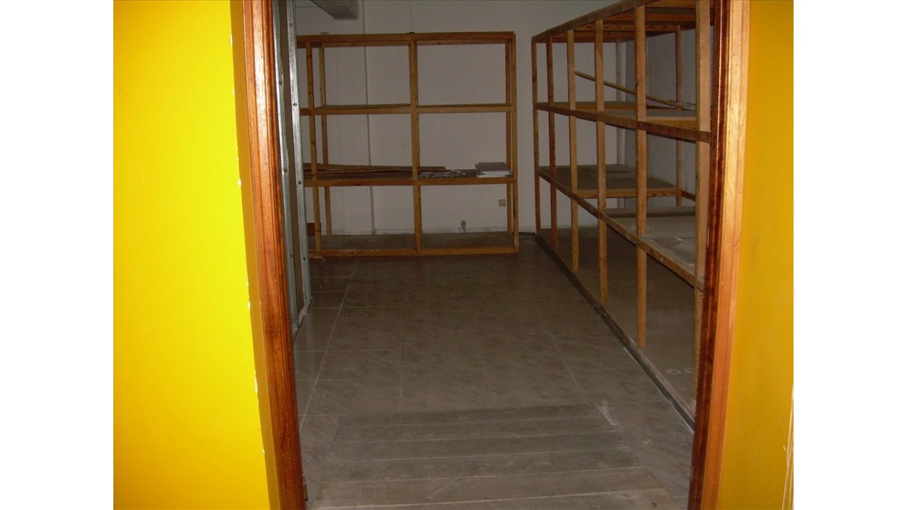 Loja para Arrendamento em Almada, Cova da Piedade, Pragal e Cacilhas Foto 3