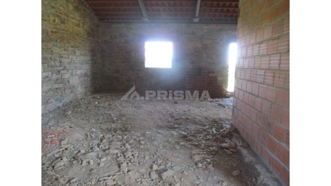 Terreno para Venda em Cebolais de Cima e Retaxo