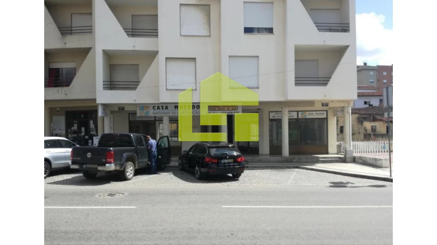 Armazém para Venda em Macedo de Cavaleiros Foto 1