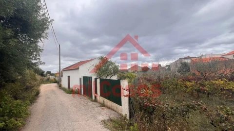 Armazém para Venda em Cadaval e Pêro Moniz