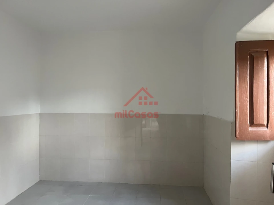 Moradia T2 para Venda em Carvalhal Foto 8