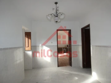 Moradia T2 para Venda em Carvalhal