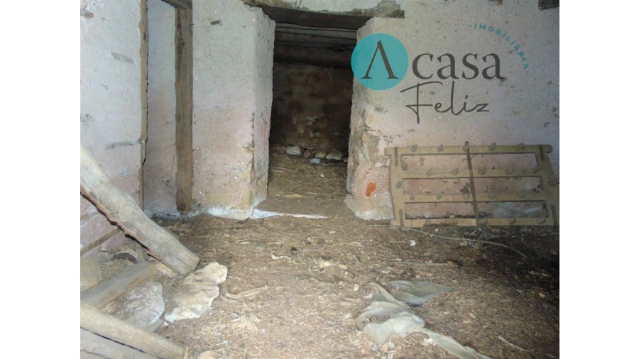 Moradia T2 para Venda em Nossa Senhora do Pranto Foto 6