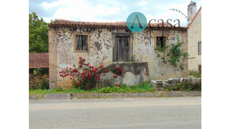 Moradia T2 para Venda em Nossa Senhora do Pranto Foto 2