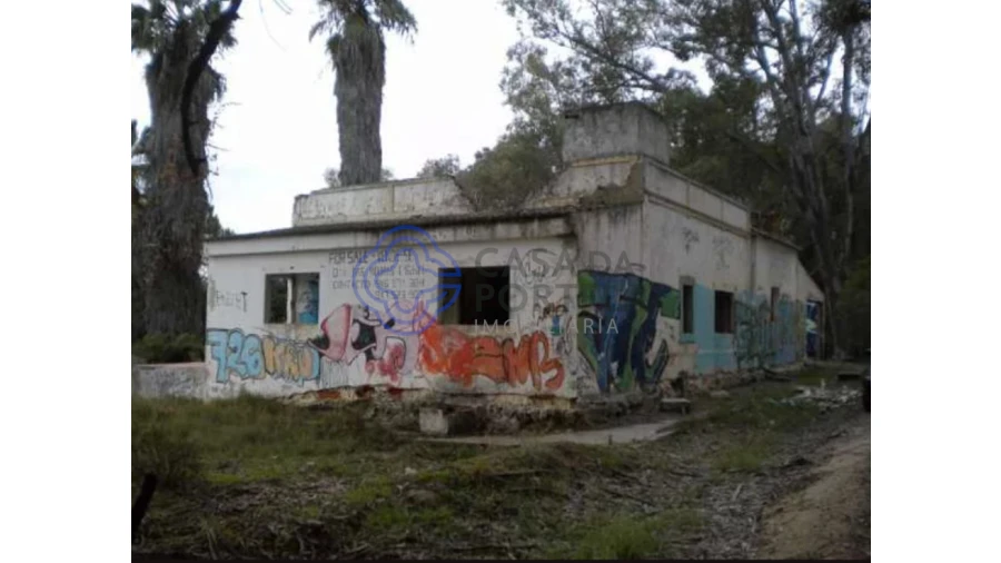 Terreno para Venda em Faro (Sé e São Pedro) Foto 1
