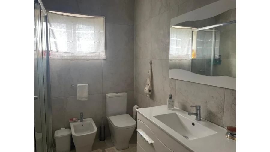 Moradia T5 para Venda em São Tomé de Negrelos Foto 9