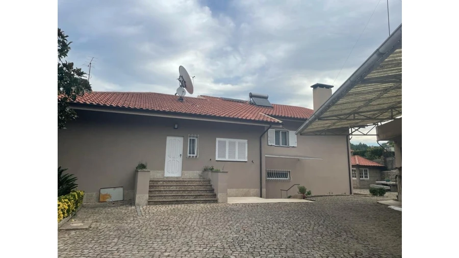 Moradia T5 para Venda em São Tomé de Negrelos Foto 5