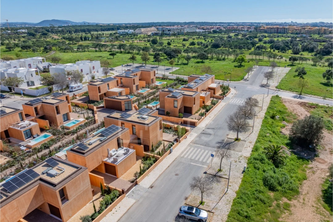 Moradia T3 para Venda em Quarteira Foto 36