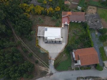Moradia T4 para Venda em Mouçós e Lamares