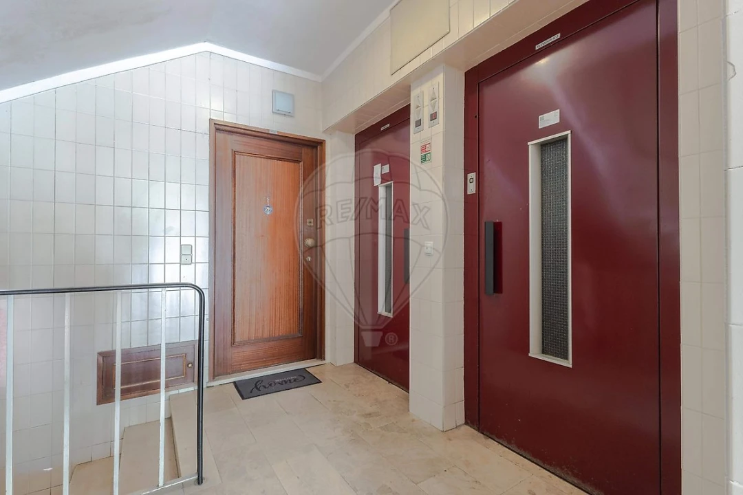 Apartamento T1 para Venda em Paranhos Foto 8