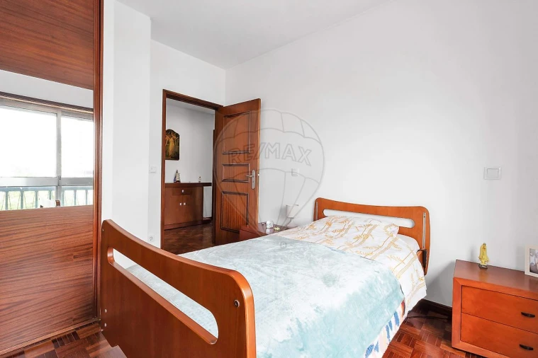 Apartamento T1 para Venda em Paranhos Foto 16