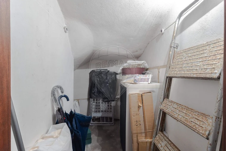 Apartamento T1 para Venda em Paranhos Foto 3