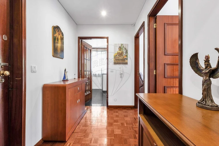 Apartamento T1 para Venda em Paranhos Foto 13