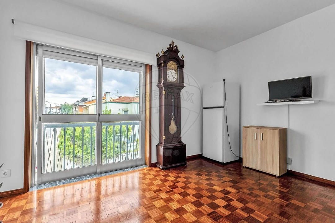 Apartamento T1 para Venda em Paranhos Foto 21