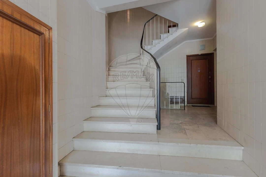 Apartamento T1 para Venda em Paranhos Foto 15