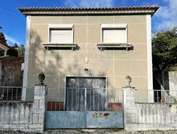 Moradia T4 para Venda em Camarate, Unhos e Apelação