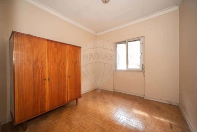 Moradia T4 para Venda em Camarate, Unhos e Apelação