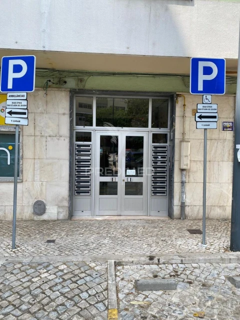 Apartamento T3 para Venda em Agualva e Mira-Sintra
