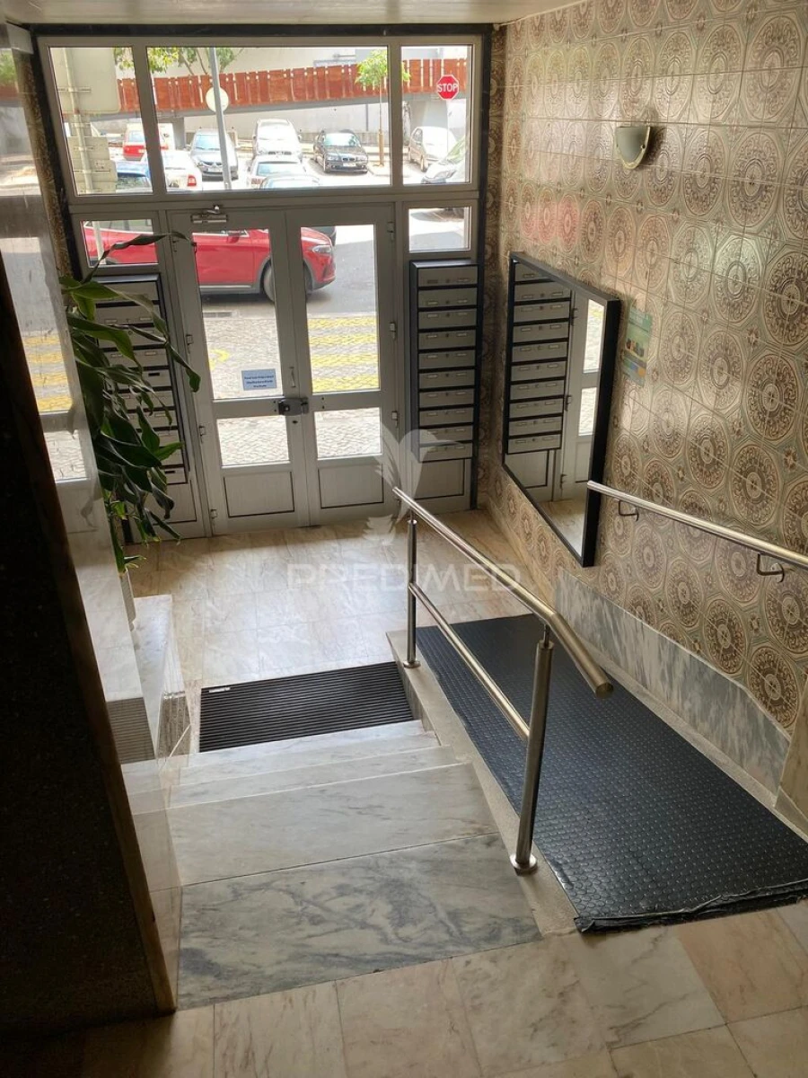 Apartamento T3 para Venda em Agualva e Mira-Sintra Foto 19