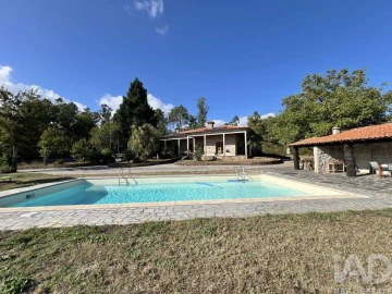 Quinta T4 para Venda em Santa Cruz da Trapa e São Cristóvão de Lafões