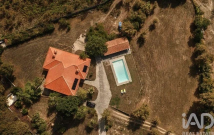Quinta T4 para Venda em Santa Cruz da Trapa e São Cristóvão de Lafões