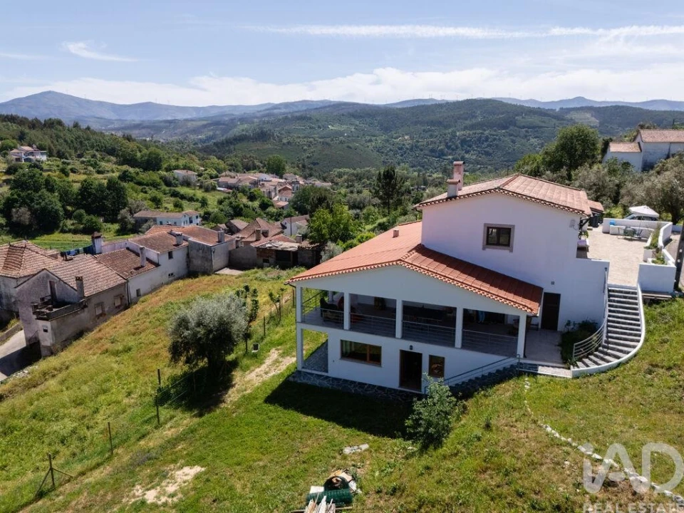 Moradia T5 para Venda em Côja e Barril de Alva Foto 1
