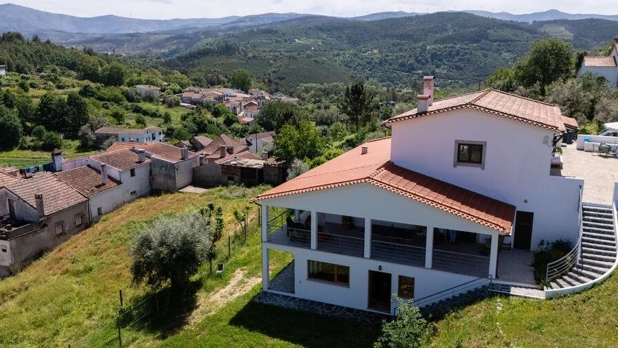 Moradia T5 para Venda em Côja e Barril de Alva