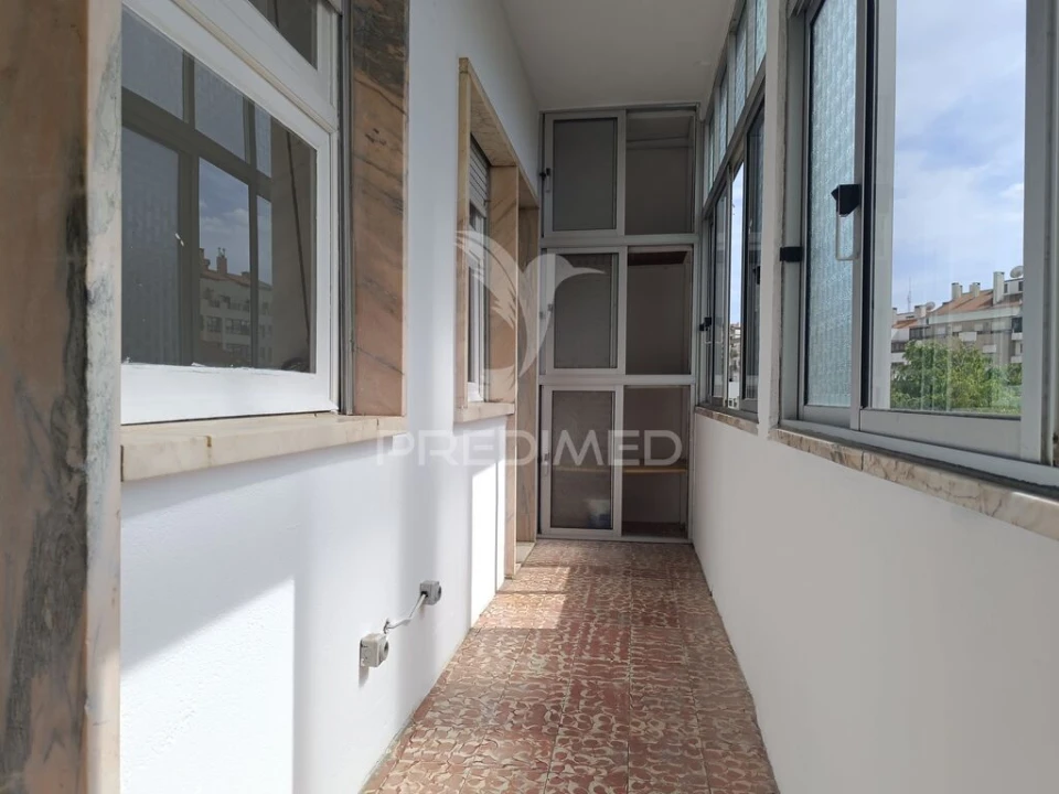 Apartamento T2 para Venda em Agualva e Mira-Sintra Foto 9