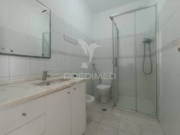 Apartamento T2 para Venda em Agualva e Mira-Sintra