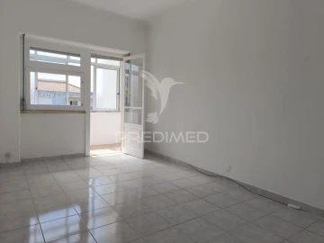 Apartamento T2 para Venda em Agualva e Mira-Sintra
