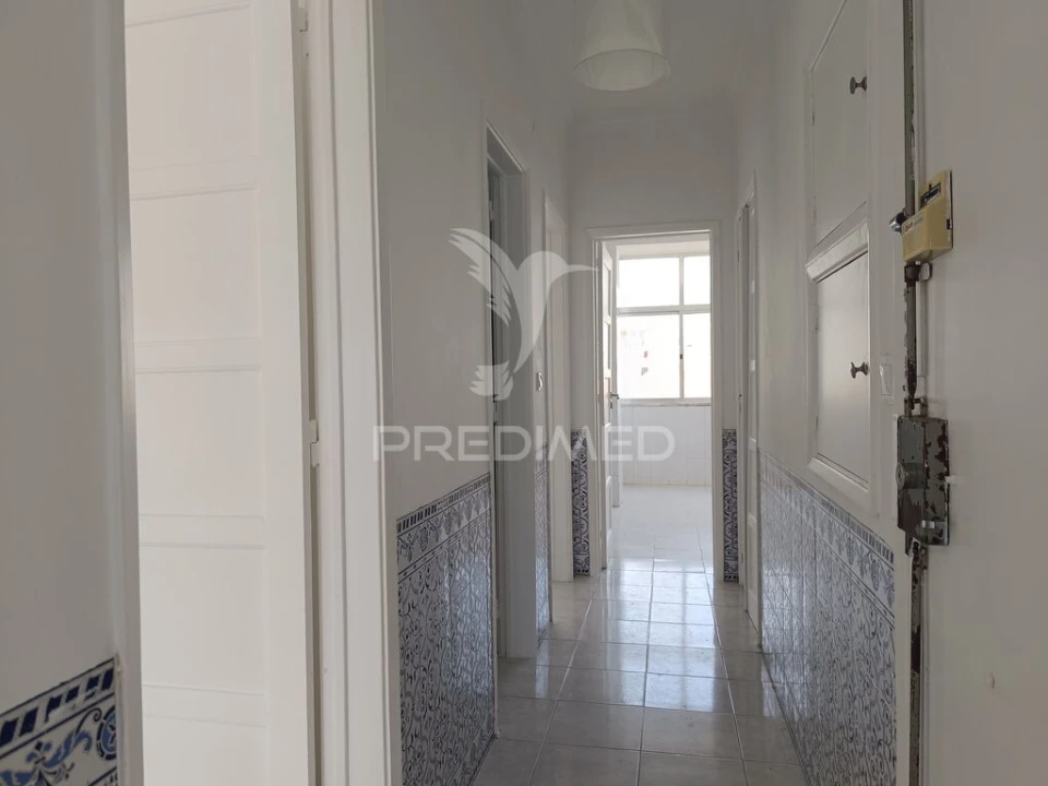 Apartamento T2 para Venda em Agualva e Mira-Sintra Foto 11