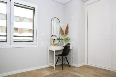 Apartamento T2 para Venda em Santo António dos Cavaleiros e Frielas