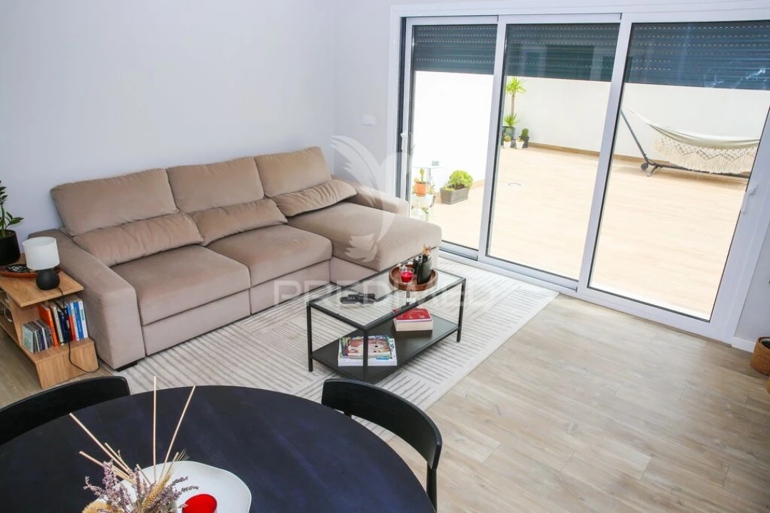 Apartamento T2 para Venda em Santo António dos Cavaleiros e Frielas Foto 7