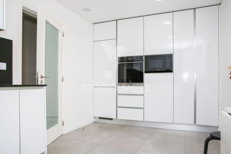 Apartamento T2 para Venda em Santo António dos Cavaleiros e Frielas Foto 4