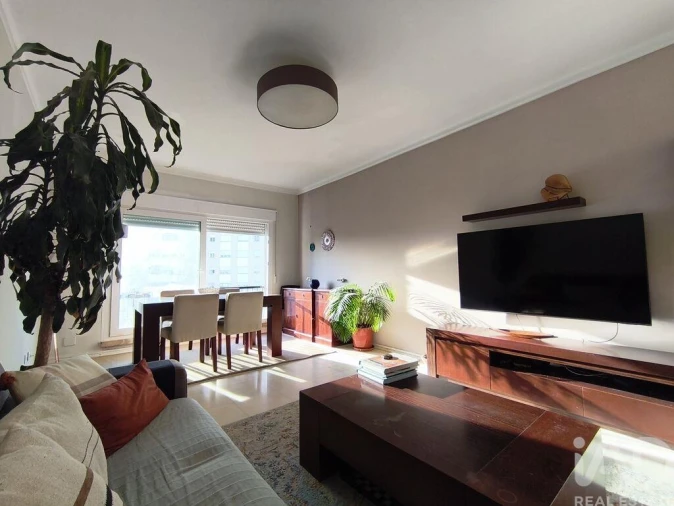 Apartamento T4 para Venda em Algés, Linda-A-Velha e Cruz Quebrada-Dafundo Foto 2