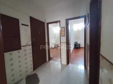Apartamento T2 para Venda em Laranjeiro e Feijó