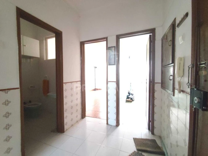 Apartamento T2 para Venda em Laranjeiro e Feijó Foto 3
