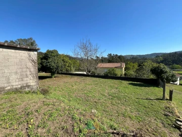 Moradia T3 para Venda em Rebordões (Santa Maria)