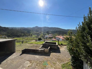 Moradia T3 para Venda em Rebordões (Santa Maria)