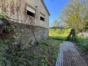 Moradia T3 para Venda em Rebordões (Santa Maria)