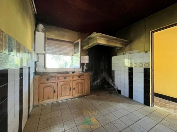 Moradia T3 para Venda em Rebordões (Santa Maria)