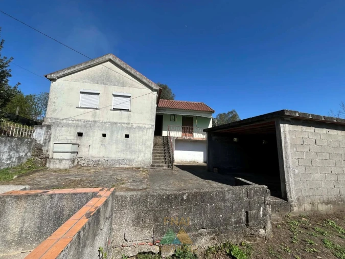 Moradia T3 para Venda em Rebordões (Santa Maria) Foto 3